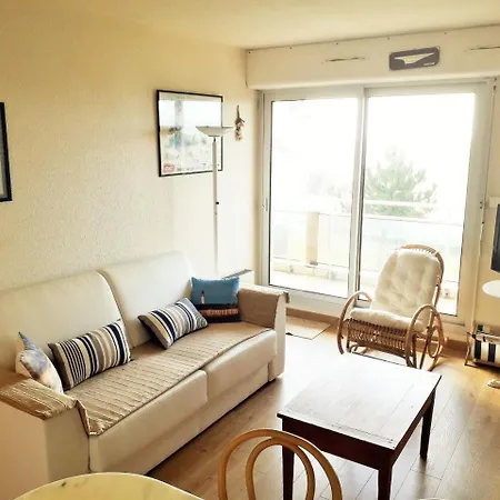 C213 Vue Terrasse, Parking *