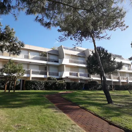 C213 Vue Terrasse, Parking *