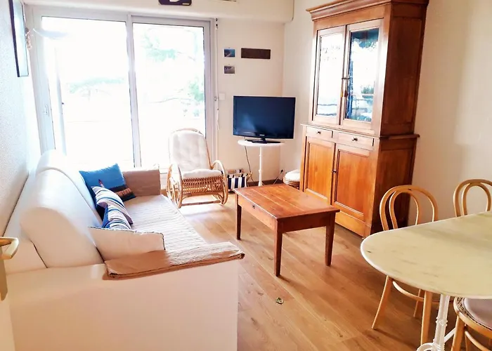 C213 Vue Terrasse, Parking *